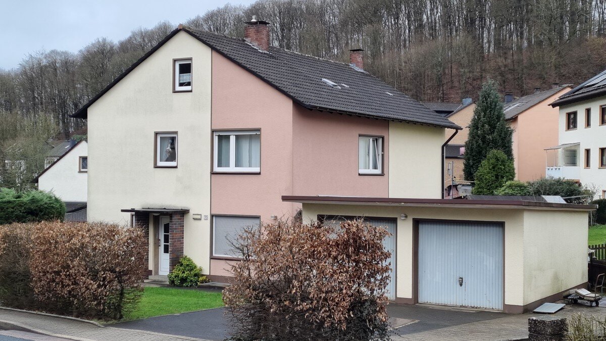 Mehrfamilienhaus zum Kauf 199.000 € 6 Zimmer 164 m²<br/>Wohnfläche 840 m²<br/>Grundstück Pungelscheid Werdohl 58791