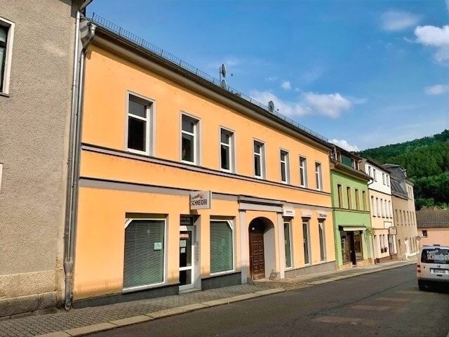 Reihenmittelhaus zum Kauf 79.000 € 11 Zimmer 130,9 m²<br/>Wohnfläche 655 m²<br/>Grundstück Elsterberg Elsterberg 07985