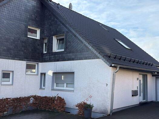 Wohnung zur Miete 740 € 3 Zimmer 93 m² 1. Geschoss frei ab 01.04.2026 Bernhardstraße 7 Wipperfürth 51688