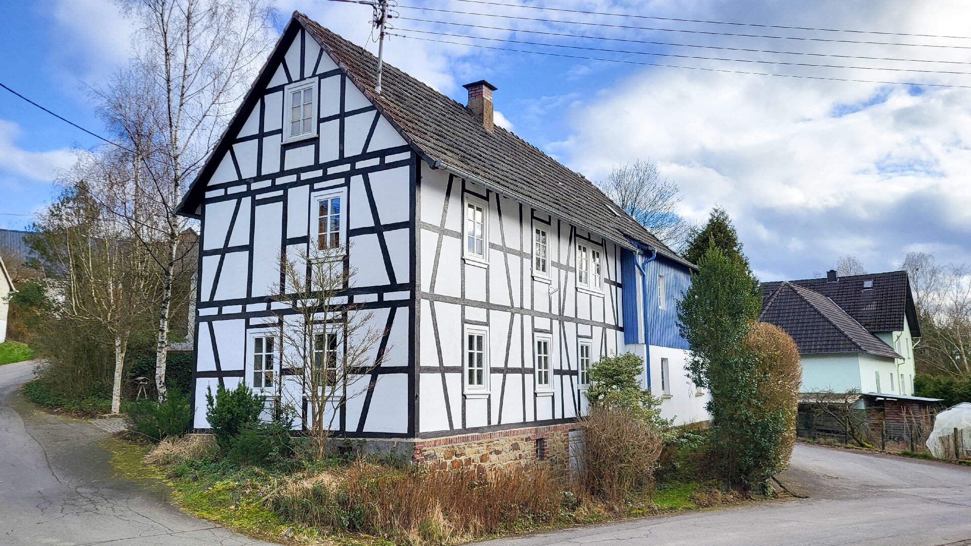 Einfamilienhaus zum Kauf 277.000 € 6 Zimmer 164 m²<br/>Wohnfläche 622 m²<br/>Grundstück Gieleroth Altenkirchen 57610