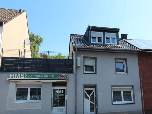 Haus zum Kauf 275.000 € 7 Zimmer 136 m² 181 m² Grundstück Geilenkirchen 52511