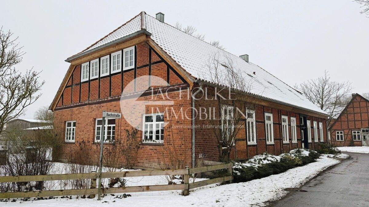 Immobilie in Weyhe - Wo Geschichte auf Gegenwart trifft - Exklusives Fachwerkanwesen am idyllischen Bachlauf - Bild 4