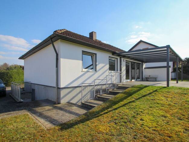 Bungalow zum Kauf 245.000 € 3 Zimmer 114,5 m² 760 m² Grundstück Bad Hersfeld Bad Hersfeld 36251