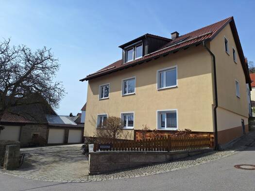 Mehrfamilienhaus zum Kauf 295.000 € 11 Zimmer 225 m² 862 m² Grundstück Flossenbürg 92696