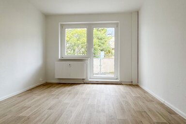 Wohnung zur Miete 269 € 3 Zimmer 64,7 m² 4. Geschoss Liebknechtstraße 8 Siedlung Neundorf Plauen 08523