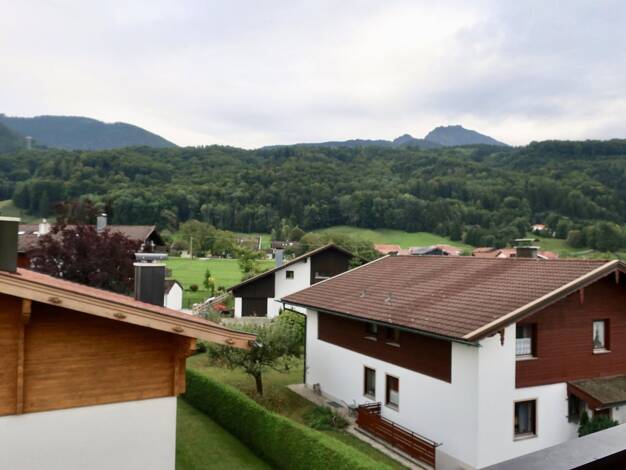 Wohnung zur Miete 1.340 € 3 Zimmer 90 m² 2. Geschoss Weißachener Straße 59 Bergen Bergen 83346