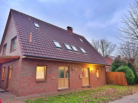 Mehrfamilienhaus zum Kauf 299.000 € 6 Zimmer 158 m² 615 m² Grundstück Hooksiel Wangerland 26434