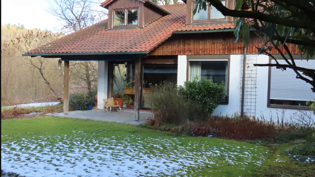 Einfamilienhaus zum Kauf 910.000 € 13 Zimmer 300 m² 1.633 m² Grundstück Winhöring 84543