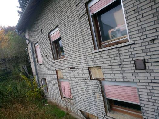 Mehrfamilienhaus zum Kauf 79.900 € 10 Zimmer 140 m² 110 m² Grundstück Weyerbusch 57635