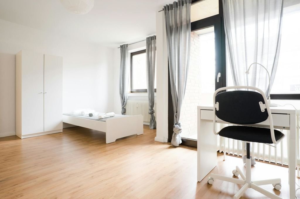 Wohnung zur Miete Wohnen auf Zeit 629 € 1 Zimmer 15 m²<br/>Wohnfläche 05.11.2024<br/>Verfügbarkeit Kölner Landstraße Holthausen Düsseldorf 40589