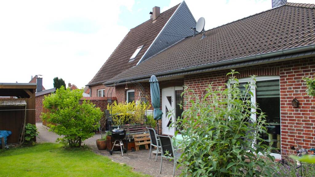 Mehrfamilienhaus zum Kauf 390.000 € 6 Zimmer 183,4 m² 956 m² Grundstück Büdelsdorf 24782
