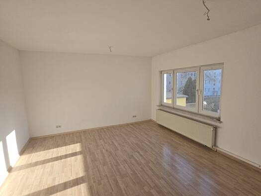 Wohnung zur Miete 347 € 2 Zimmer 66 m² 2. Geschoss frei ab sofort Glauchau 08371