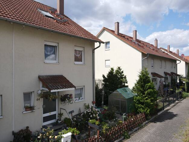 Reihenmittelhaus zum Kauf 219.000 € 5 Zimmer 121 m² 202 m² Grundstück Kastanienweg 50 Queis Queis 06188