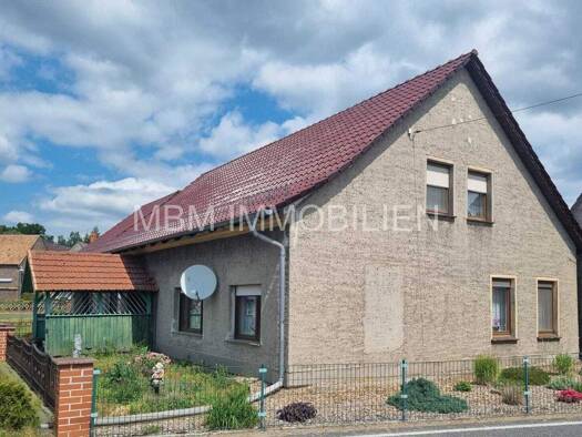 Einfamilienhaus zum Kauf provisionsfrei 5 Zimmer 94 m² 2.703 m² Grundstück Hillmersdorf Fichtwald 04936