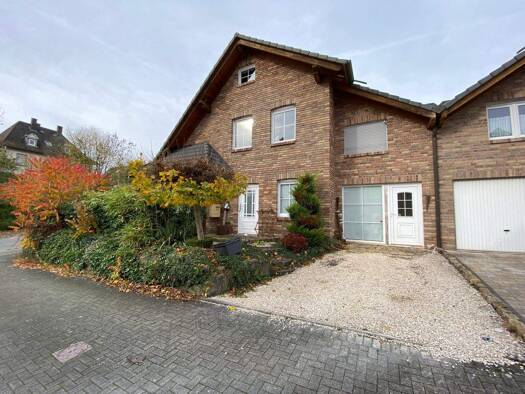 Doppelhaushälfte zum Kauf 180.000 € 4 Zimmer 136 m² 346 m² Grundstück Neuenrade 58809