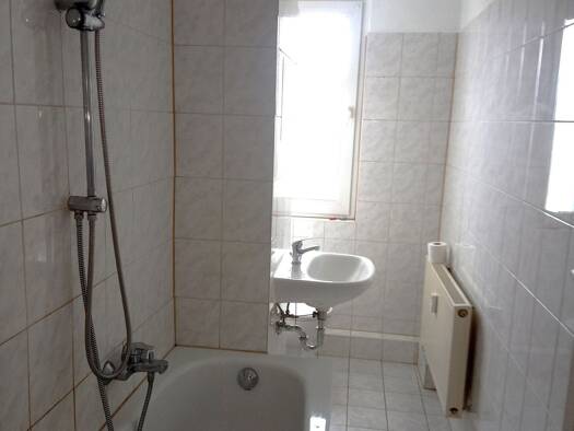 Wohnung zur Miete 325 € 3 Zimmer 58,9 m² Geschoss 1/4 frei ab sofort Bolzeschachtstraße 11 Helbra 06311