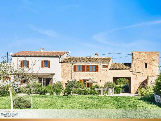 Landhaus zum Kauf 2.500.000 € 16 Zimmer 258 m² 34.055 m² Grundstück Campos 07630