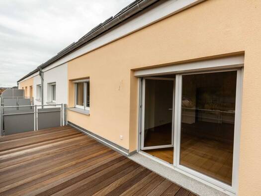 Wohnung zur Miete 700 € 4 Zimmer 144 m² frei ab sofort Kulmbacher Strasse Kreuz Bayreuth 95445