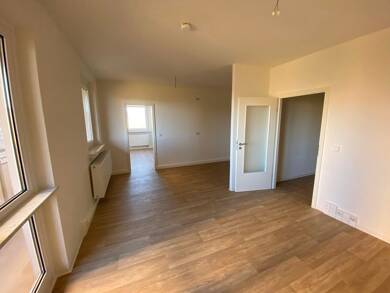 Wohnung zur Miete 566 € 3 Zimmer 79,7 m² 4. Geschoss Alexander-Gerbig-Straße 26 Suhl Suhl 98527