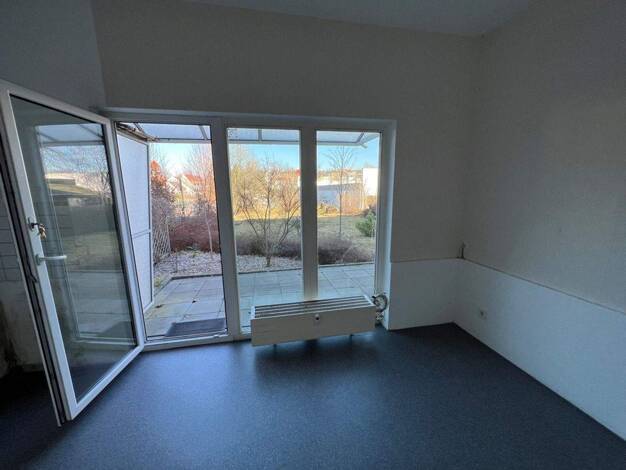 Studio zur Miete 250 € 1 Zimmer 18 m² EG Freiberg 09599