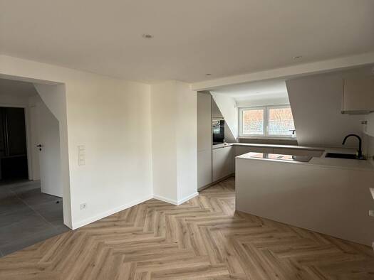 Wohnung zur Miete 2.100 € 4,5 Zimmer 122 m² Geschoss 2/3 frei ab 01.03.2026 Mühlhausen Stuttgart 70378