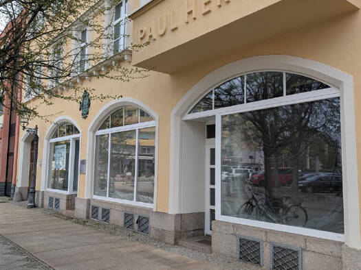 Laden zur Miete 2.100 € 3 Zimmer 134 m² Verkaufsfläche Innenstadt Zwickau 08056
