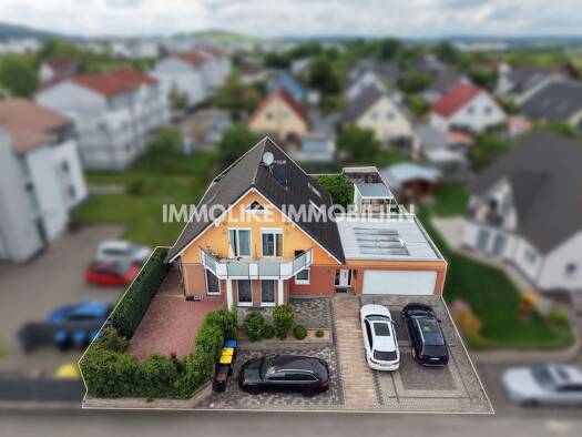 Einfamilienhaus zum Kauf 660.000 € 9 Zimmer 234 m² 646 m² Grundstück frei ab 01.10.2026 Galerie Fulda-Galerie 36041