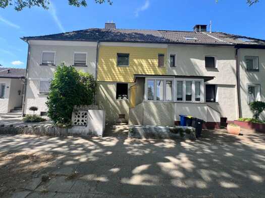 Reihenmittelhaus zum Kauf 179.000 € 4 Zimmer 80 m² 393 m² Grundstück frei ab sofort Schonnebeck Stadtbezirk VI 45309