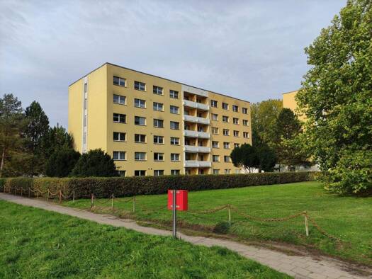 Wohnung zum Kauf als Kapitalanlage geeignet 155.000 € 4 Zimmer 94 m² Erich- Weinert- Str. 8a Barth-Süd Barth 18356