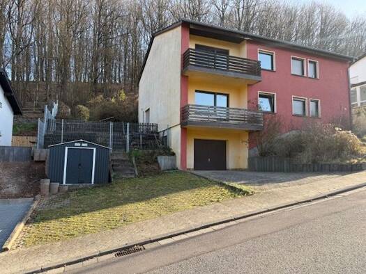 Mehrfamilienhaus zum Kauf 287.000 € 10 Zimmer 220 m² 766 m² Grundstück frei ab sofort Am Dörrwald 13 Dirmingen Eppelborn 66571