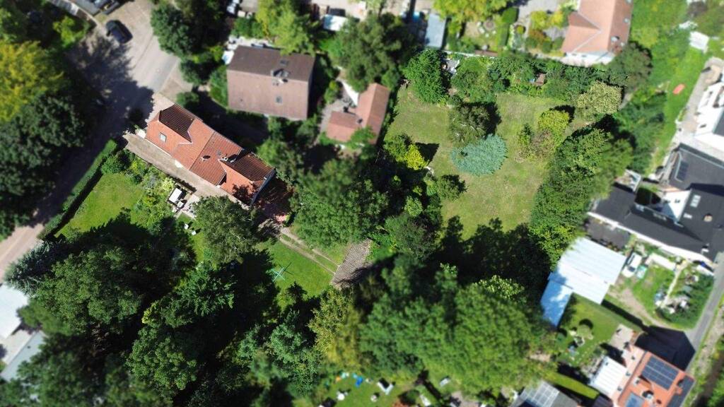 Einfamilienhaus zum Kauf 370.000 € 9 Zimmer 220 m² 3.281 m² Grundstück Gotha 99867