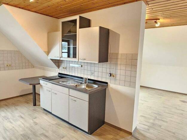 Wohnung zur Miete 400 € 1,5 Zimmer 1. Geschoss frei ab sofort Gabelsbergerstraße Haselmühl Kümmersbruck 92245