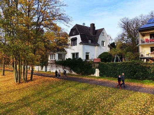 Einfamilienhaus zum Kauf 1.650.000 € 10 Zimmer 279 m² 1.605 m² Grundstück Oberkassel Bonn 53227