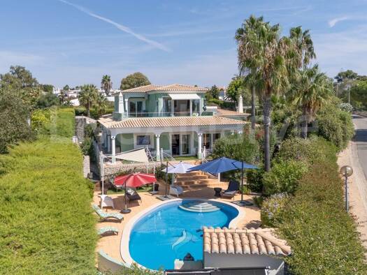 Haus zum Kauf 1.580.000 € 495 m² 5.040 m² Grundstück Lagoa e Carvoeiro 8400