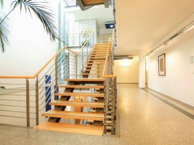 Bürogebäude zur Miete 7 € 6 Zimmer 250 m² Bürofläche Schleusinger Straße 49 Suhl Suhl 98527