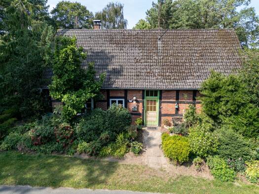 Bauernhaus zum Kauf 219.000 € 5 Zimmer 159,9 m² 2.281 m² Grundstück frei ab 01.10.2026 Am Schützenplatz 2 Drentwede 49406