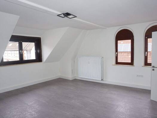 Wohnung zur Miete 825 € 6 Zimmer 110 m² Geschoss 2/3 frei ab sofort Mengeringhausen Bad Arolsen 34454