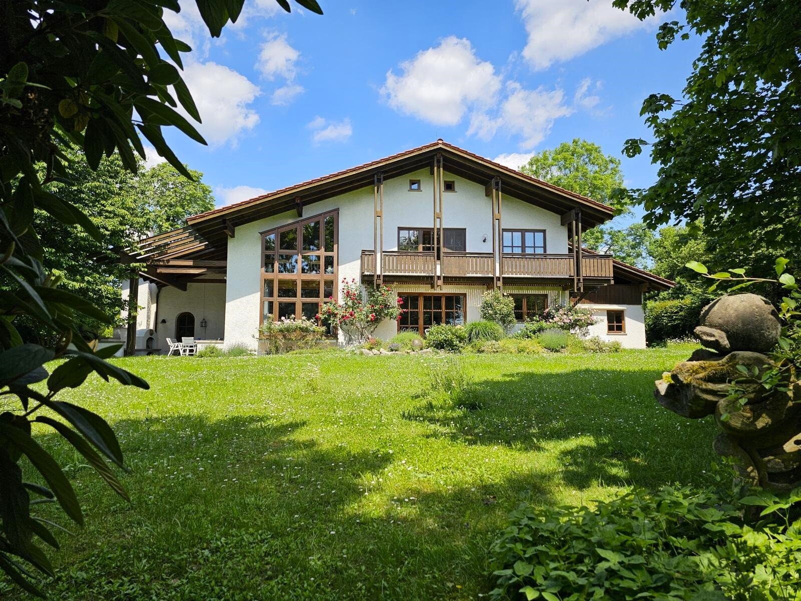 Villa zum Kauf 9 Zimmer 482 m²<br/>Wohnfläche 2.570 m²<br/>Grundstück Innenstadt Coburg 96450