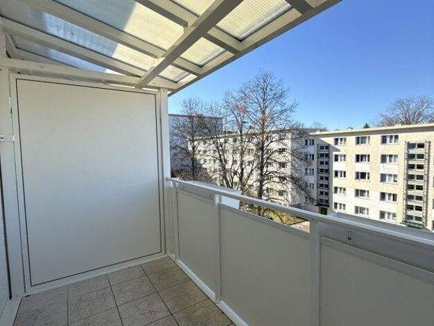 Wohnung zur Miete 298 € 2 Zimmer 49,6 m² 4. Geschoss frei ab 31.03.2026 C.-von-Ossietzky-Str. 201 Gablenz Chemnitz 09127