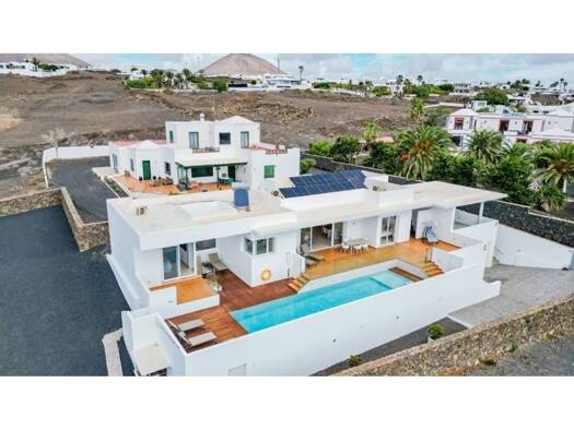 Villa zum Kauf 1.240.000 € 3 Zimmer 265 m² 1.182 m² Grundstück Tías 35572