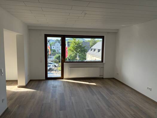 Wohnung zur Miete 880 € 2 Zimmer 77 m² frei ab sofort Klüsserath 54340