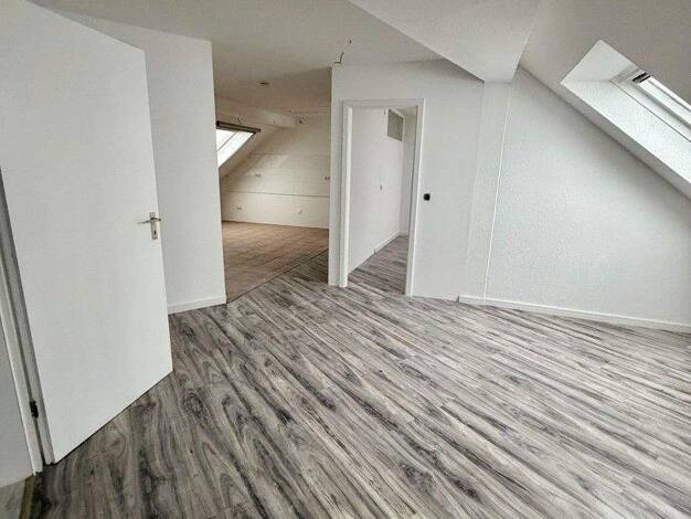 Wohnung zur Miete 800 € 5 Zimmer 85 m² frei ab sofort Am Brögel 4 Barmen Wuppertal 42285