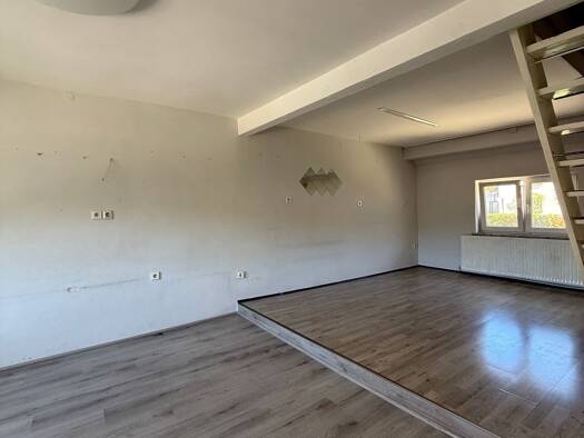 Doppelhaushälfte zum Kauf 219.000 € 7 Zimmer 155 m² 200 m² Grundstück Seitingen Seitingen-Oberflacht 78606