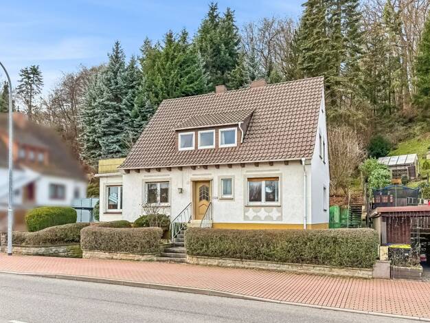 Einfamilienhaus zum Kauf 92.400 € 7 Zimmer 147 m² 898 m² Grundstück Heringen Heringen 36266