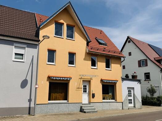 Haus zum Kauf 399.000 € 9,5 Zimmer 313,9 m² 211 m² Grundstück frei ab 31.12.2026 Heiningen 73092
