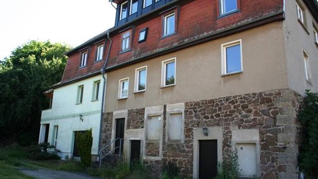 Einfamilienhaus zum Kauf 249.000 € 8 Zimmer 210 m² 1.180 m² Grundstück frei ab sofort Leuben Nossen 01683