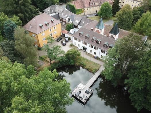 Hotel zur Miete provisionsfrei als Kapitalanlage geeignet 4.000 € 29 Zimmer 1.600 m² 10.537 m² Grundstück Schloßallee Fuchsmühl Fuchsmühl 95689