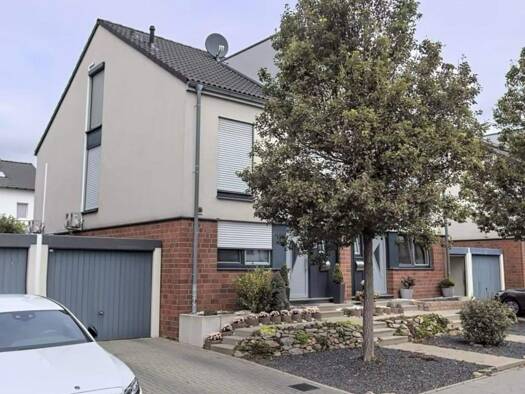 Doppelhaushälfte zum Kauf 300.000 € 5 Zimmer 147,8 m² 251 m² Grundstück Kapellen Grevenbroich 41516