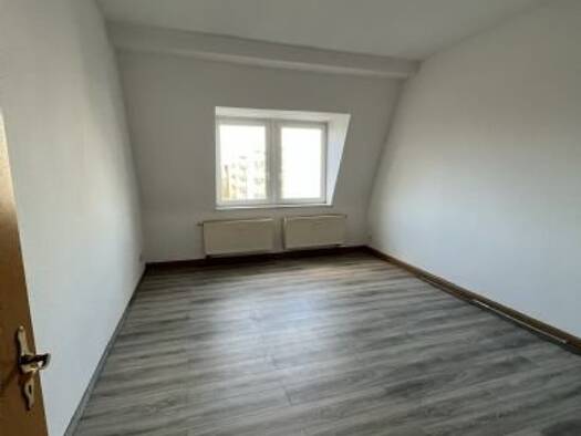 Wohnung zur Miete 400 € 3 Zimmer 72 m² 3. Geschoss frei ab sofort Schützenplatz 7 Zeitz 06712