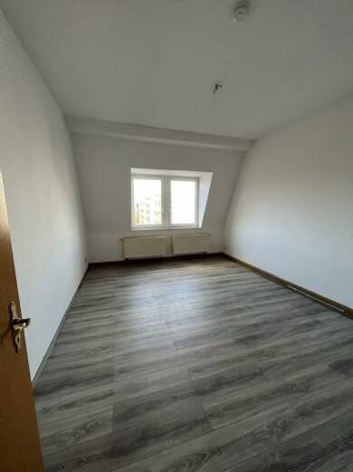Wohnung zur Miete 360 € 3 Zimmer 72 m² Dachgeschoss, 3. Geschoss frei ab sofort Schützenplatz 7 Zeitz Zeitz 06712
